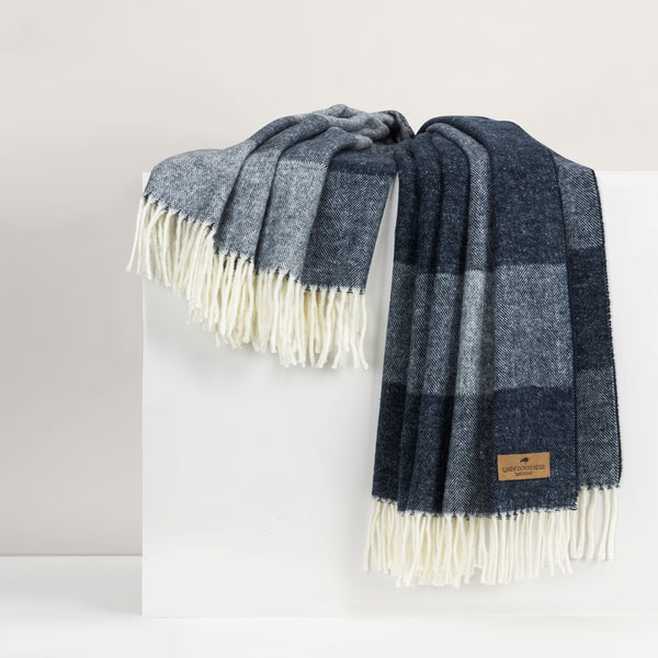 Hampton Plaid Herringbone Throw - Navy
